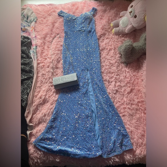 Beautiful Blue Sequin Dress with Slit - Picture 5 of 5